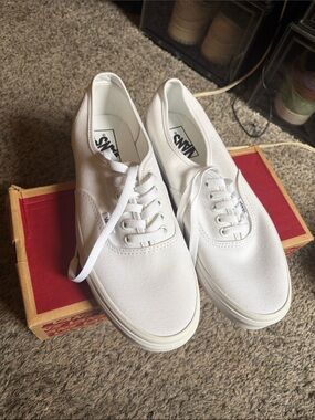 Vans Classic Low Top Sneakers in White